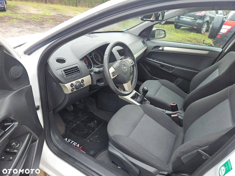 Opel Astra 1.6 NAVI - 16