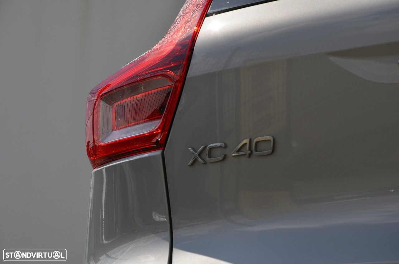 Volvo XC 40 1.5 T2 Plus Dark Auto - 27