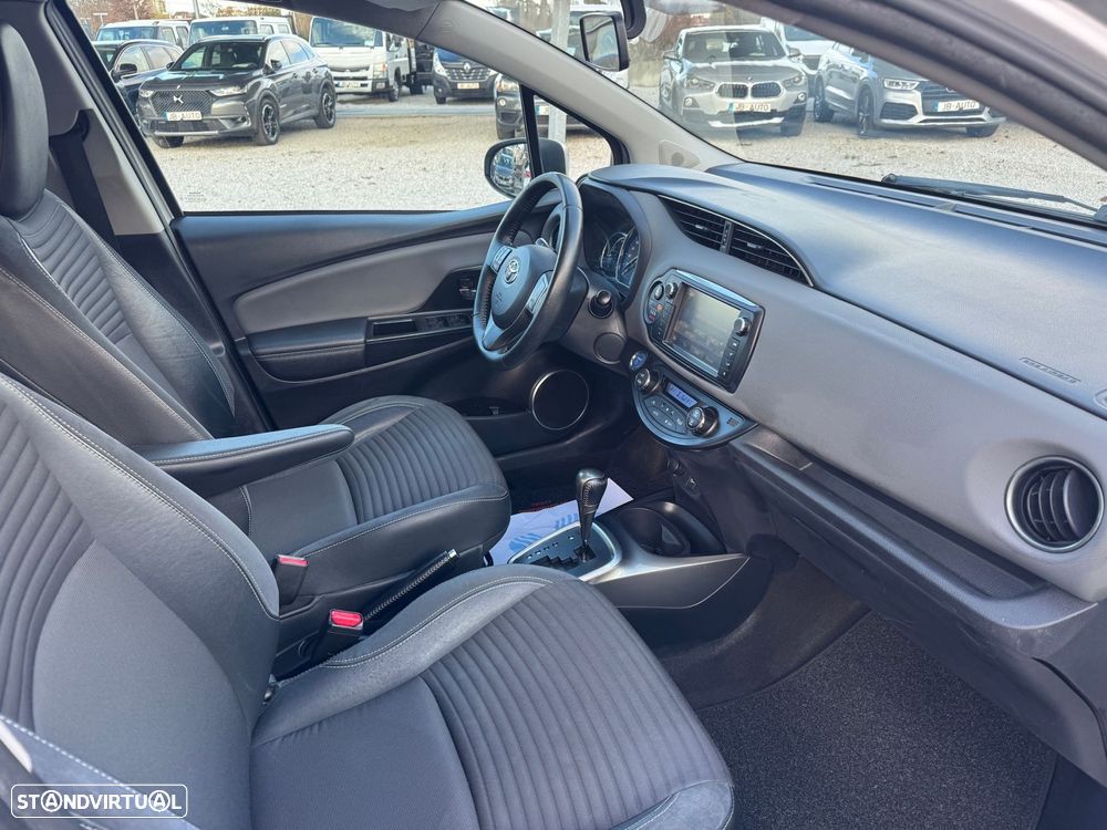 Toyota Yaris 1.5 HSD Exclusive - 11