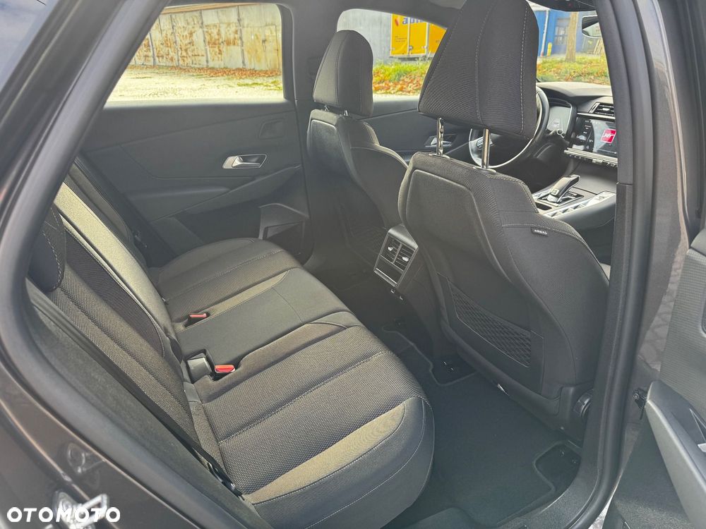 DS Automobiles DS 7 Crossback - 11