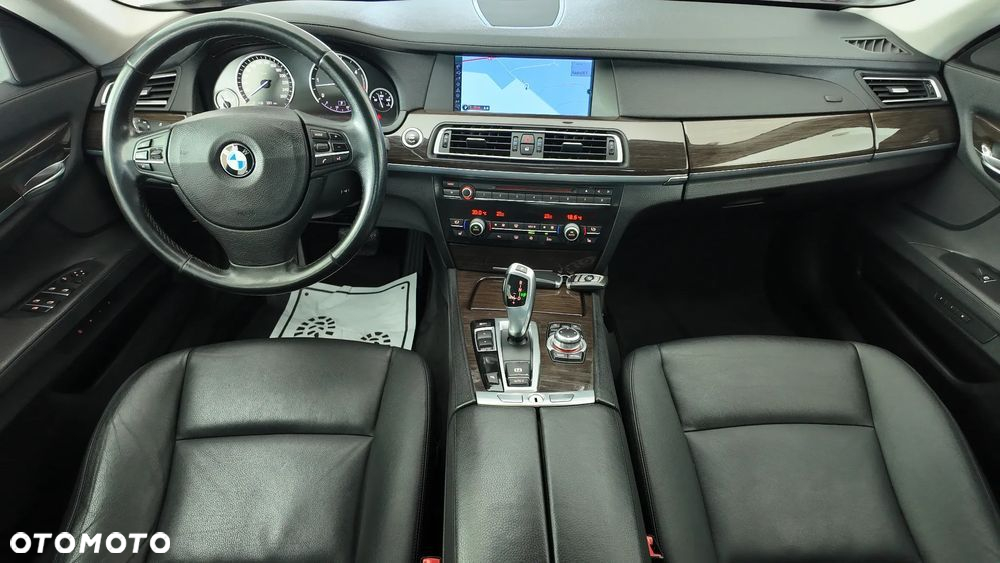 BMW Seria 7 730d - 24