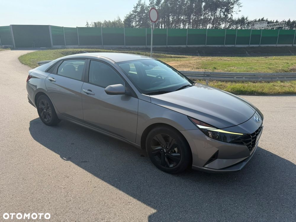 Hyundai Elantra - 2
