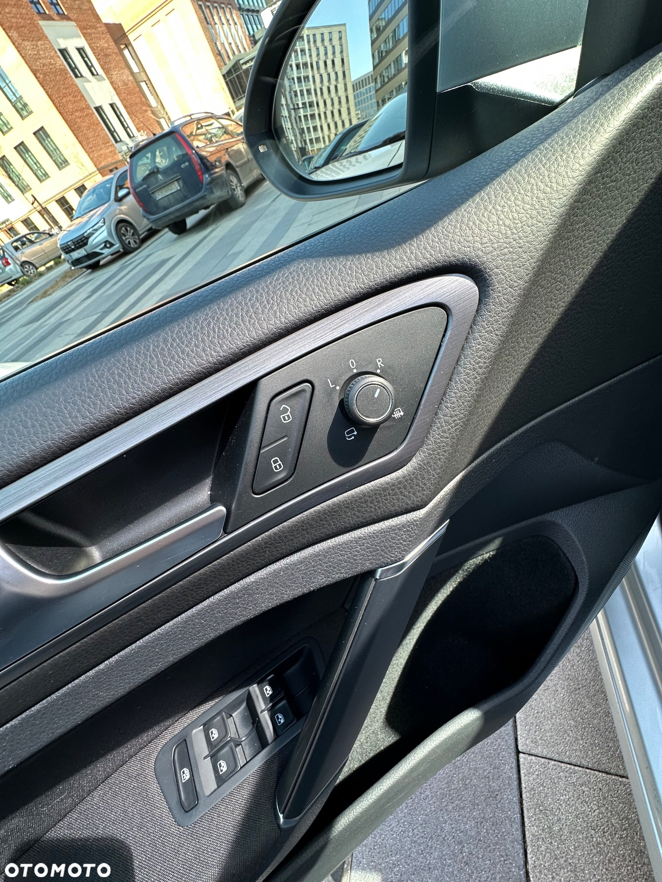Volkswagen Golf 2.0 TDI BlueMotion Technology DSG Comfortline - 15