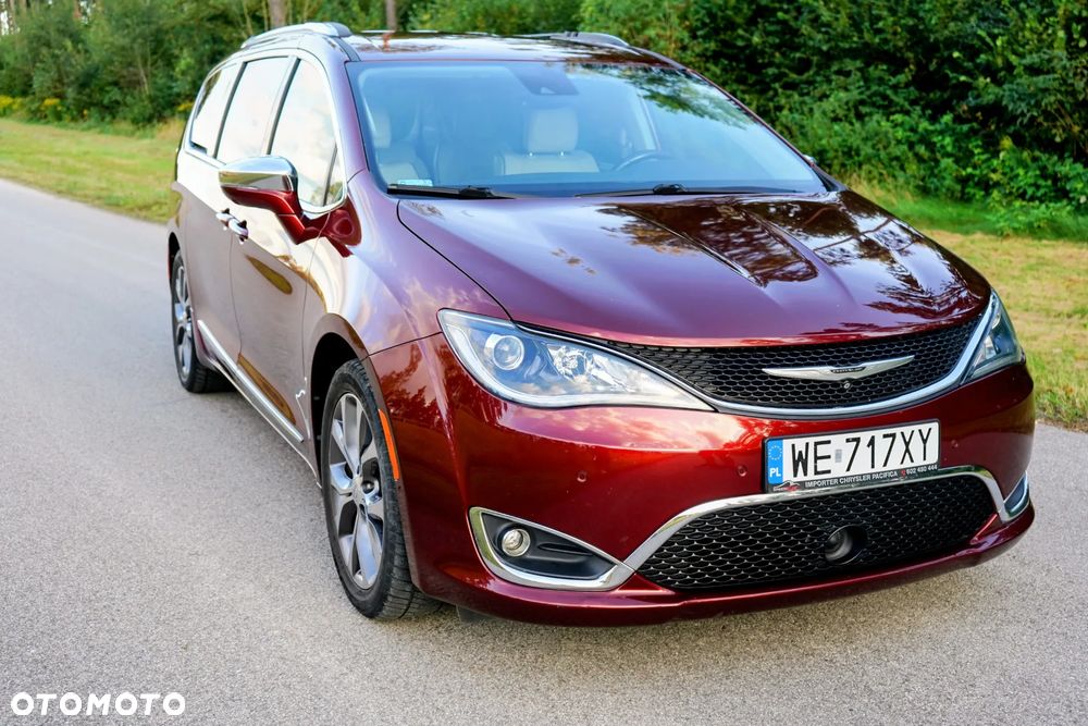 Chrysler Pacifica - 4