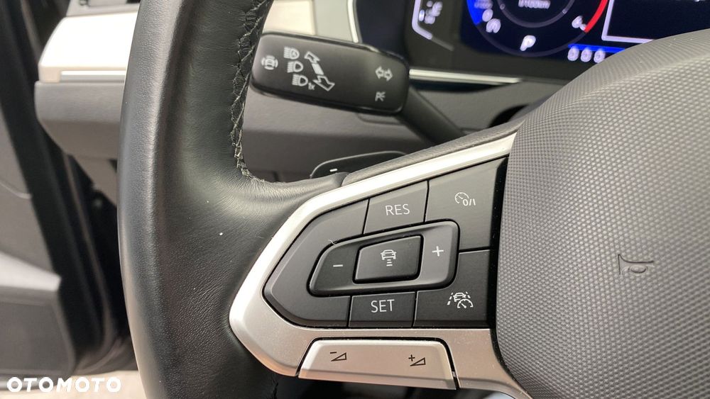 Volkswagen Passat - 23