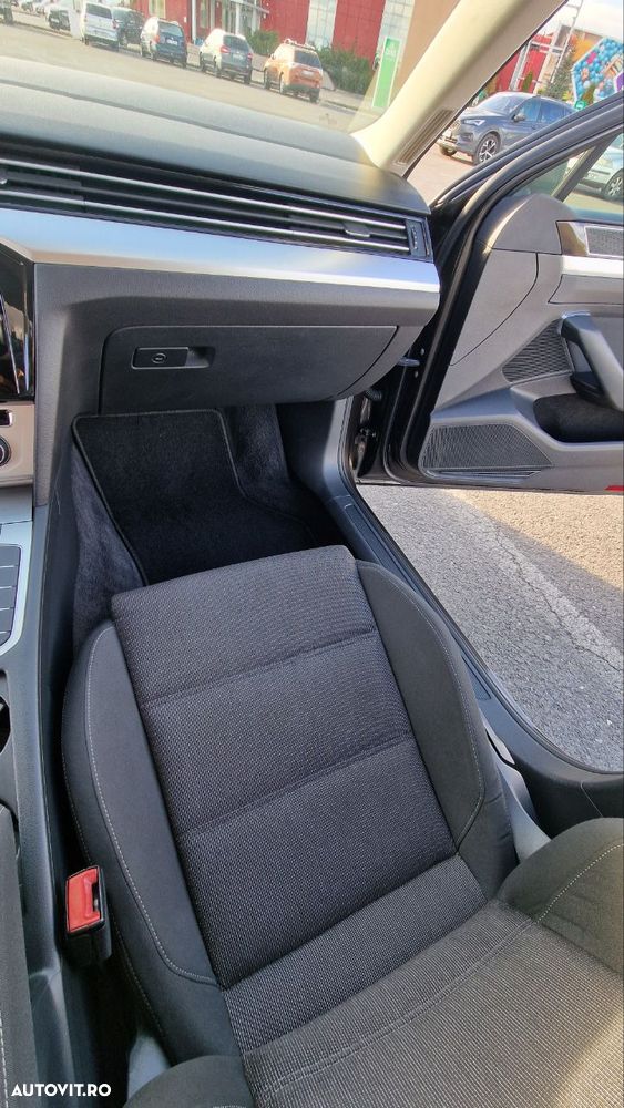 Volkswagen Passat 2.0 TDI Comfortline - 12
