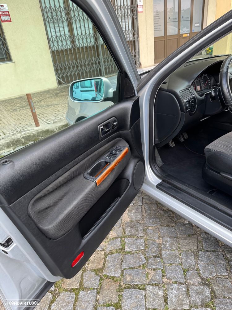 VW Bora 1.9 TDi Highline - 5