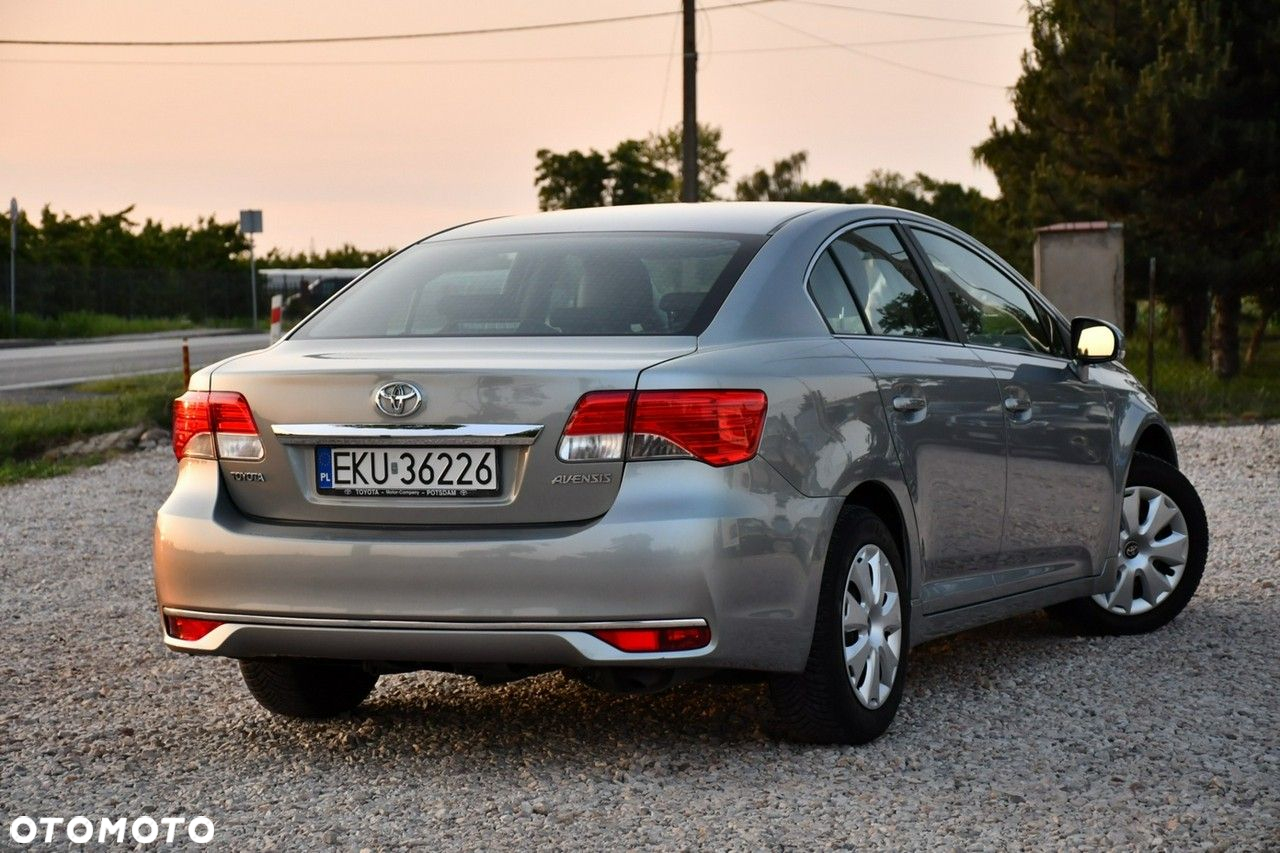 Toyota Avensis - 25