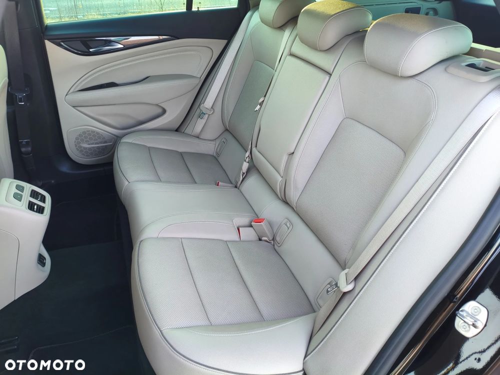 Opel Insignia 2.0 T 4x4 Exclusive S&S - 8