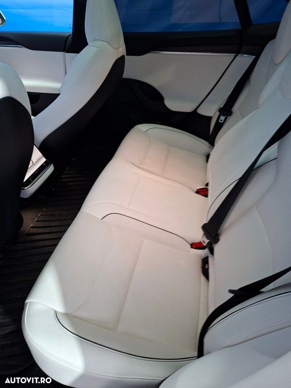 Tesla Model S Plaid - 13