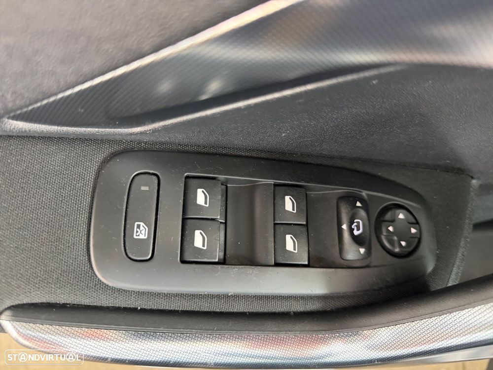 Peugeot 2008 1.6 e-HDi Allure - 12