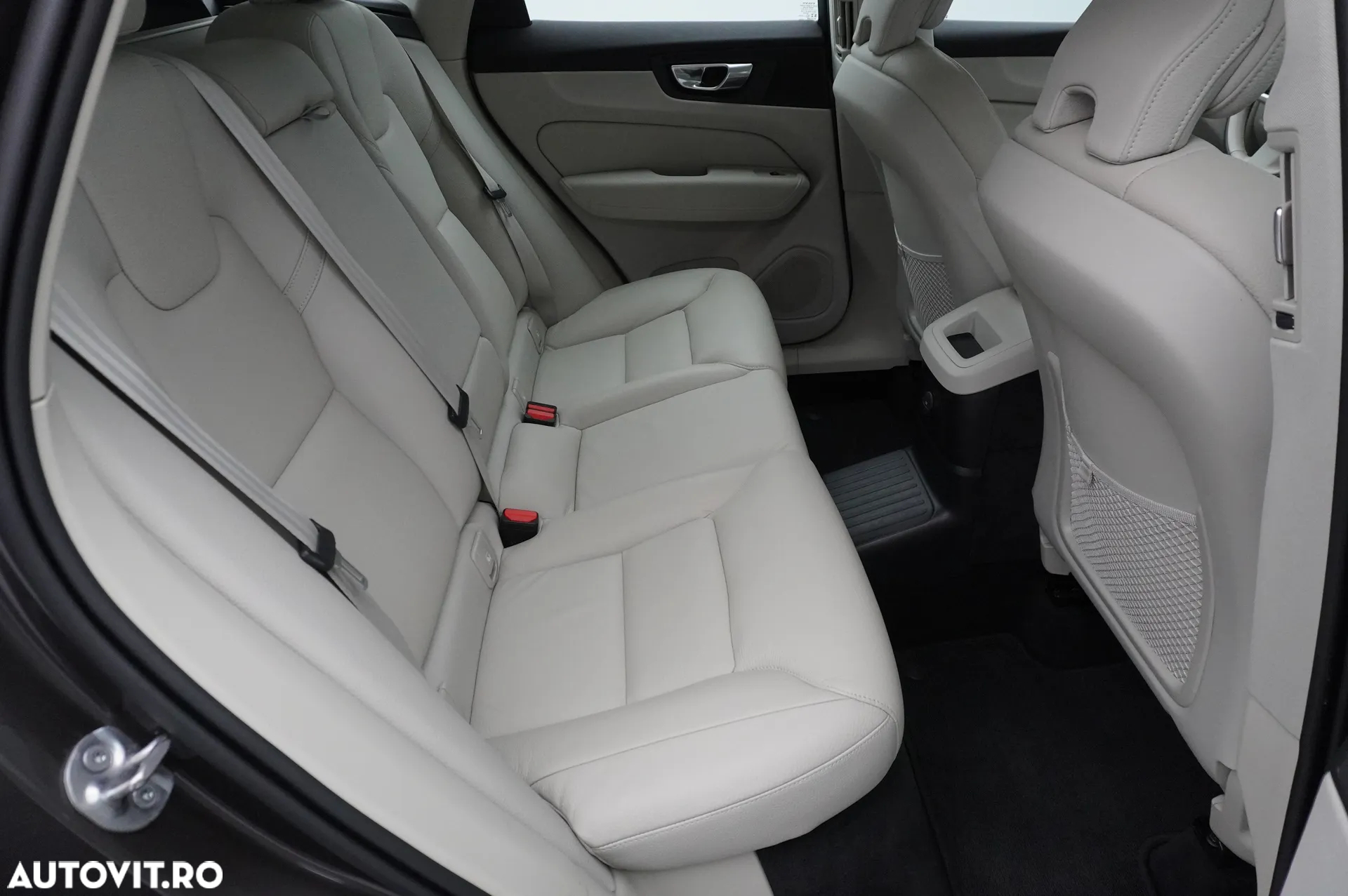 Volvo XC 60 T6 AWD Recharge Geartronic Inscription - 12