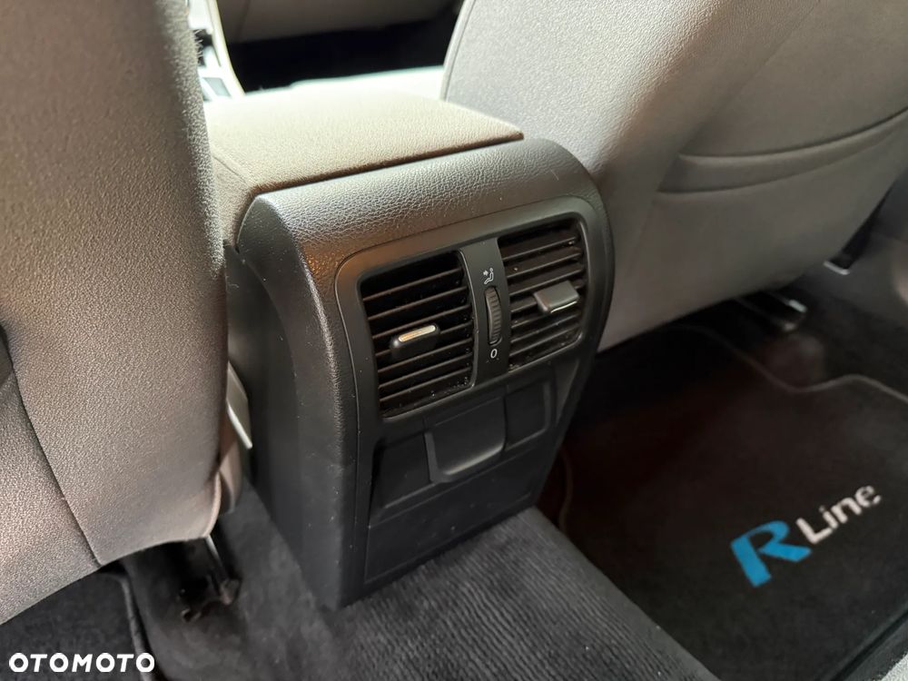 Volkswagen Passat Variant 2.0 TDI DPF R-Line Edition - 23