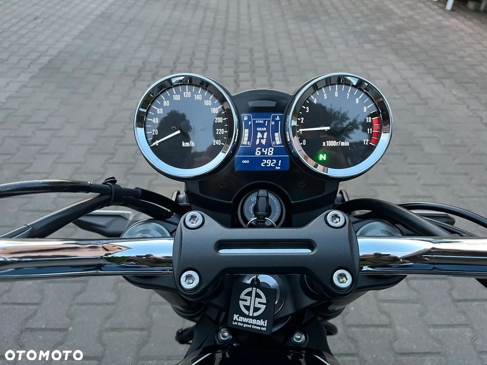 Kawasaki Z 900 RS - 11