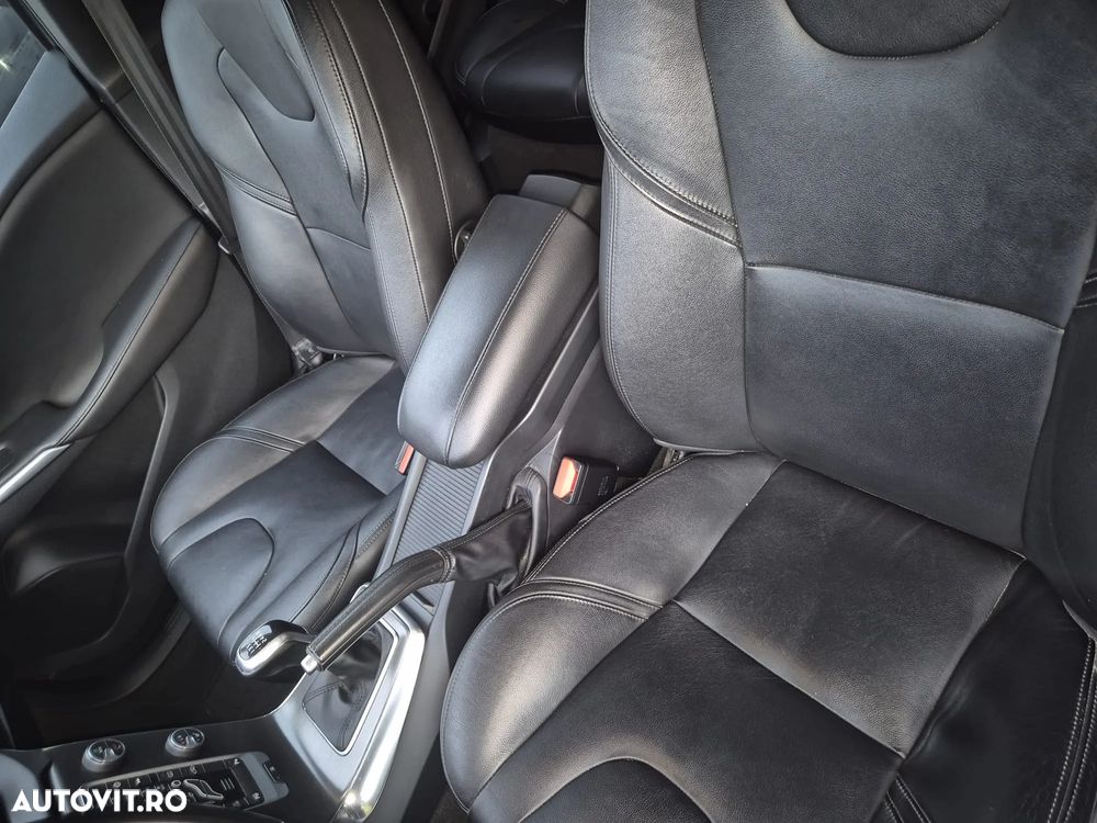 Volvo V40 D4 Summum - 17