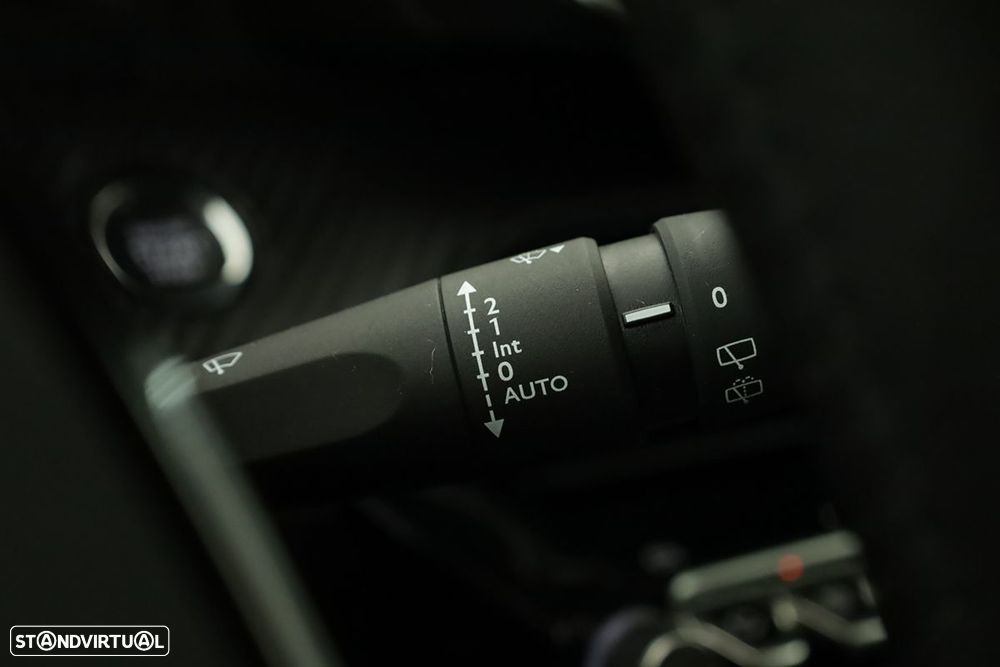 Peugeot e-2008 54 kWh Allure - 19