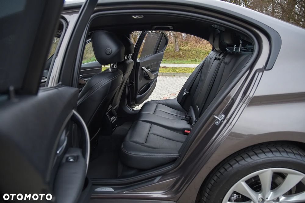 BMW Seria 3 316i Modern Line - 32