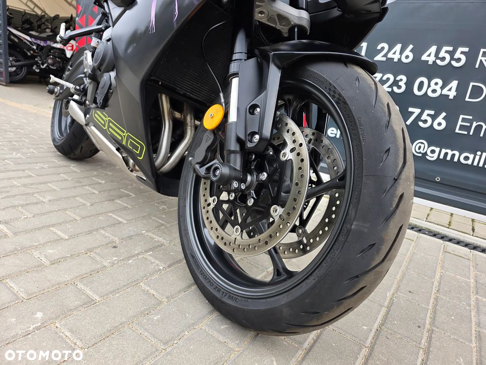 Triumph Daytona - 28