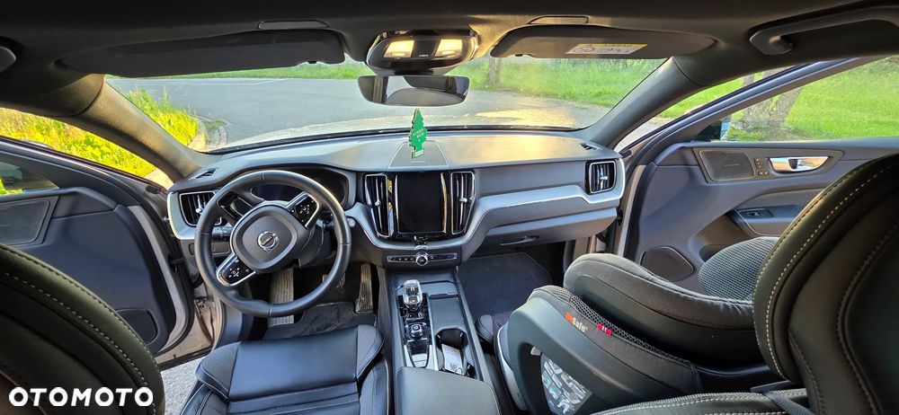 Volvo XC 60 B4 B Plus Dark - 9