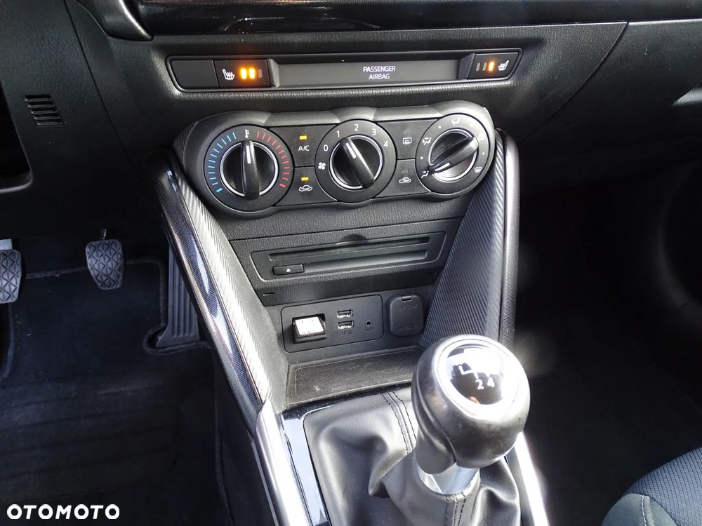 Mazda 2 2015