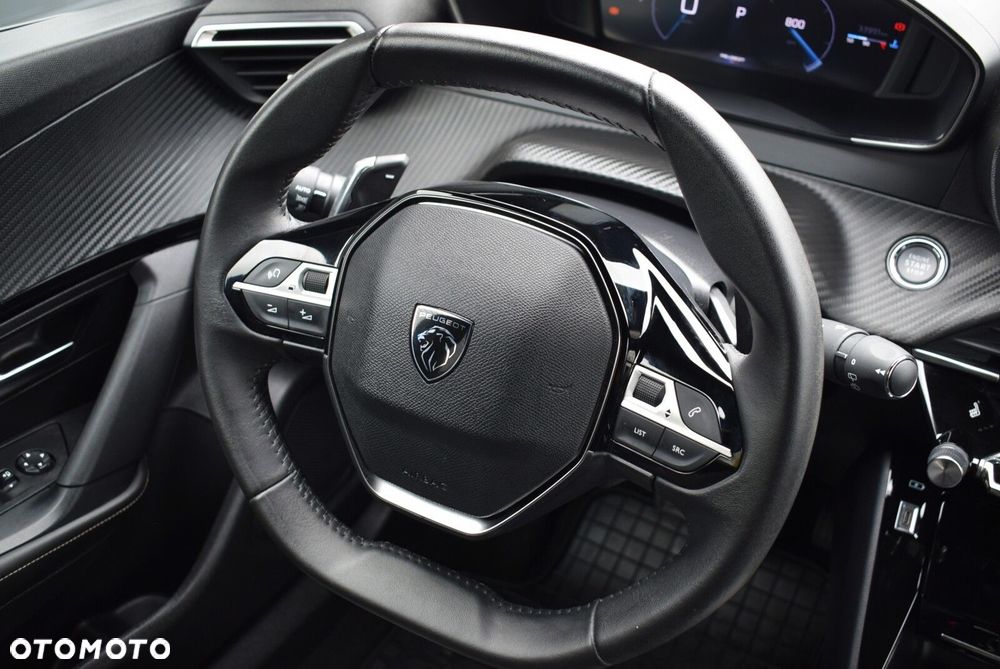 Peugeot 2008 1.2 PureTech Allure S&S EAT8 - 17