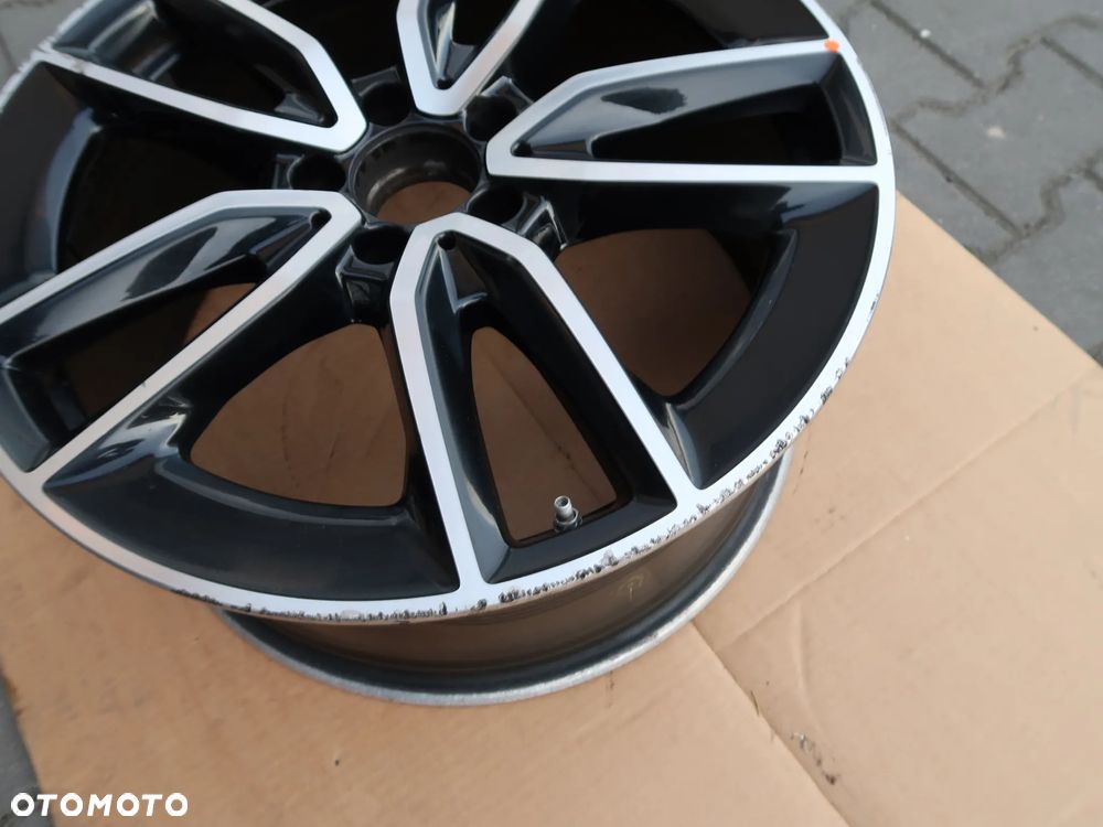83 Felga Aluminiowa Mercedes A1184010400 19" - 3
