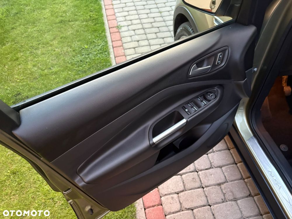 Ford Kuga 2.0 TDCi 4x4 Titanium - 17
