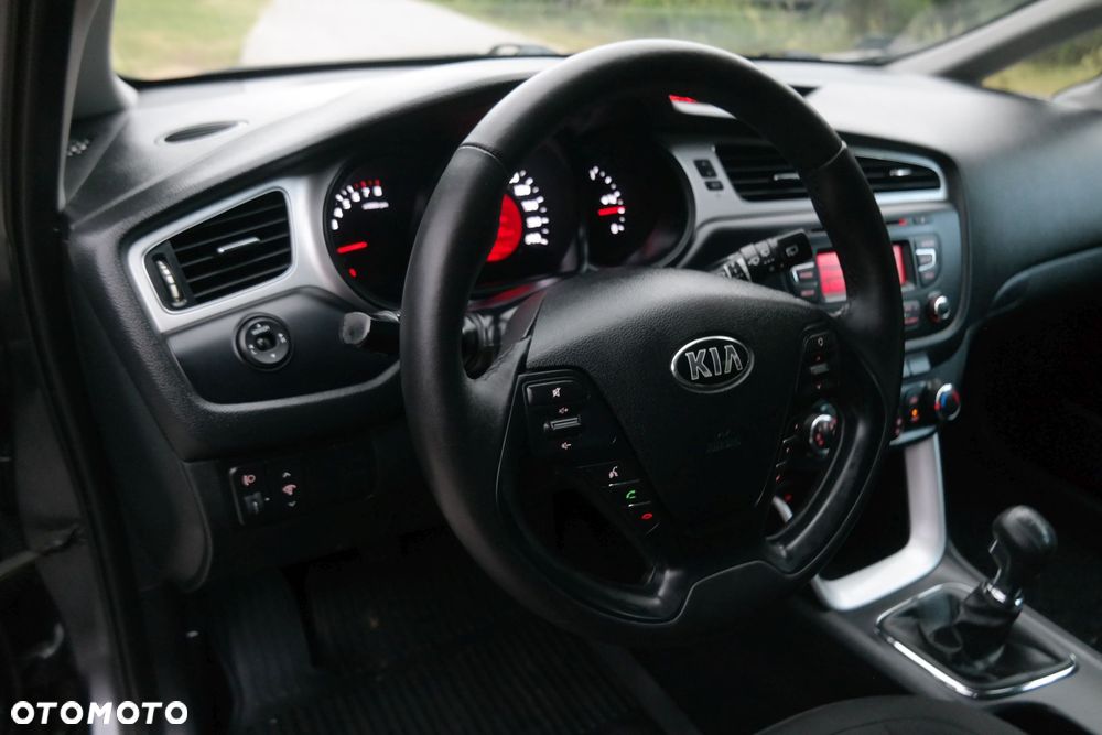 Kia Ceed 1.4 L - 11
