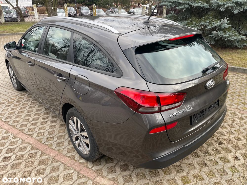 Hyundai i30 1.6 CRDi Fifa World Cup Edition - 4