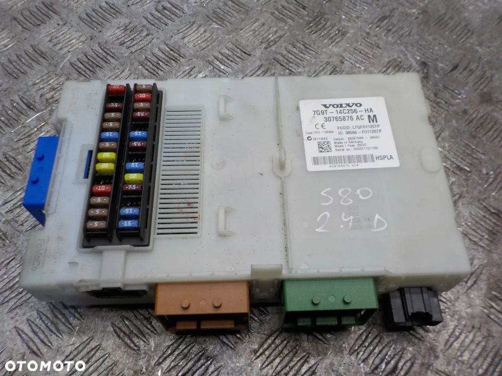 VOLVO S80 II SKRZYNKA BEZPIECZNIKÓW 7G9T-14C256-HA - 1