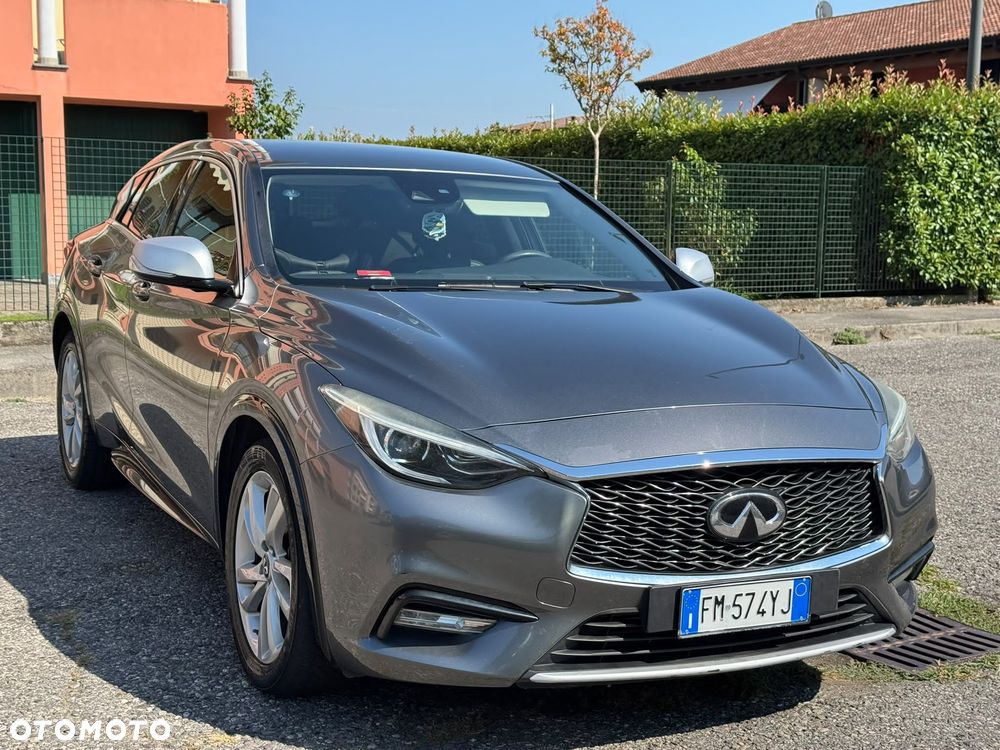 Infiniti Q30 1.5d DCT Business Executive - 1