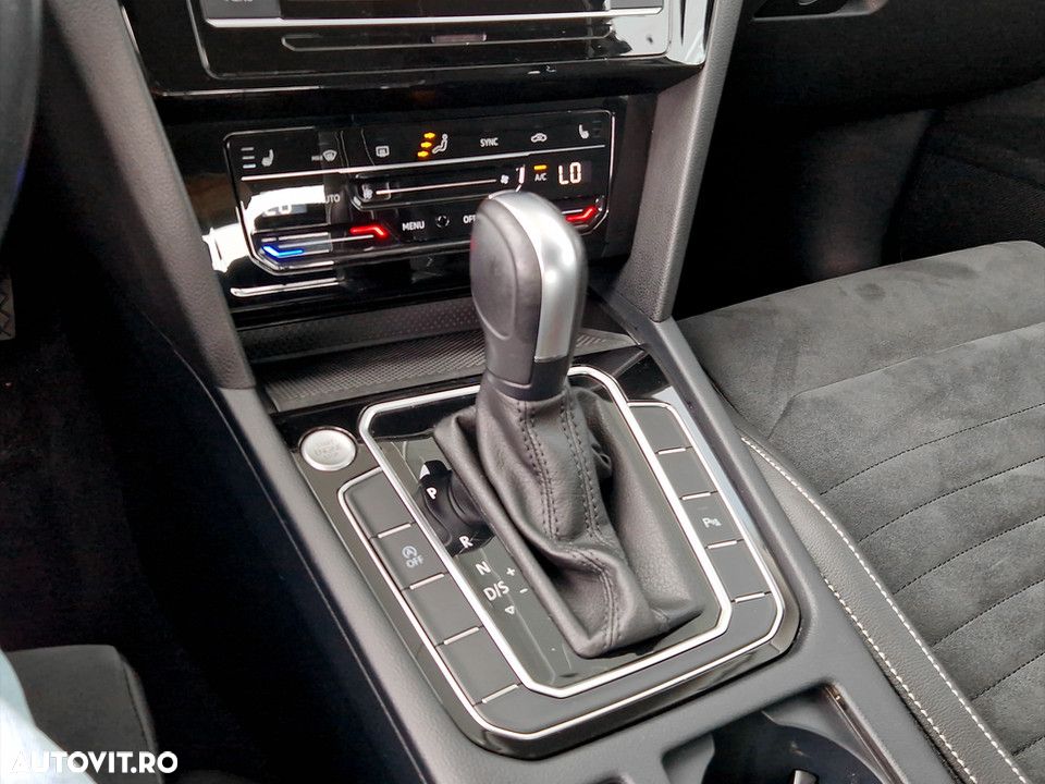 Volkswagen Passat 1.5 TSI ACT DSG Highline - 19