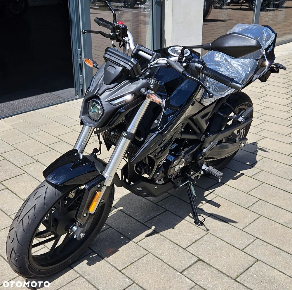 VOGE R125 - 1