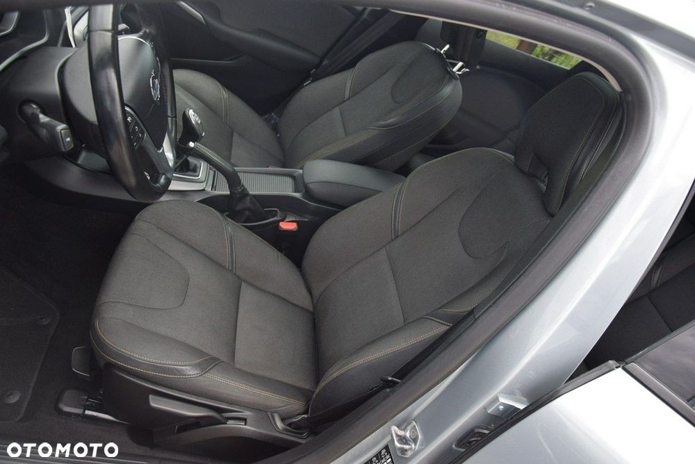 Volvo V40 Cross Country D2 Momentum - 29