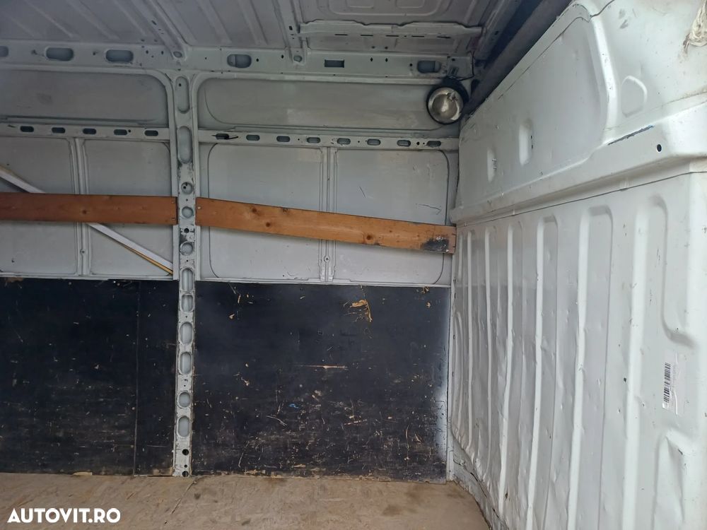 Renault Master 2.5 dCi 120 L2H3 - 8