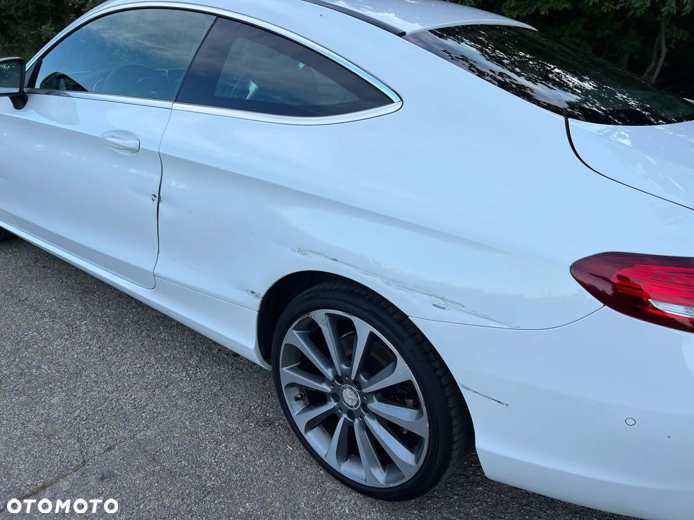Mercedes-Benz Klasa C 180 Edition - 25