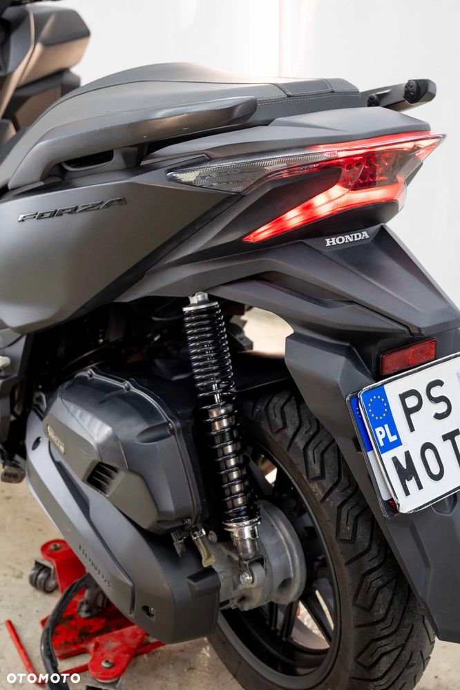 Honda NSS - 19