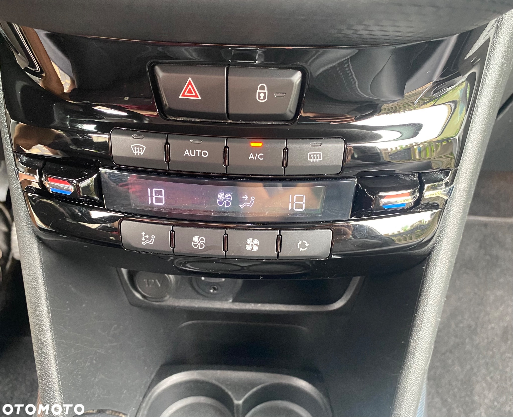 Peugeot 2008 1.6 VTi Allure - 28