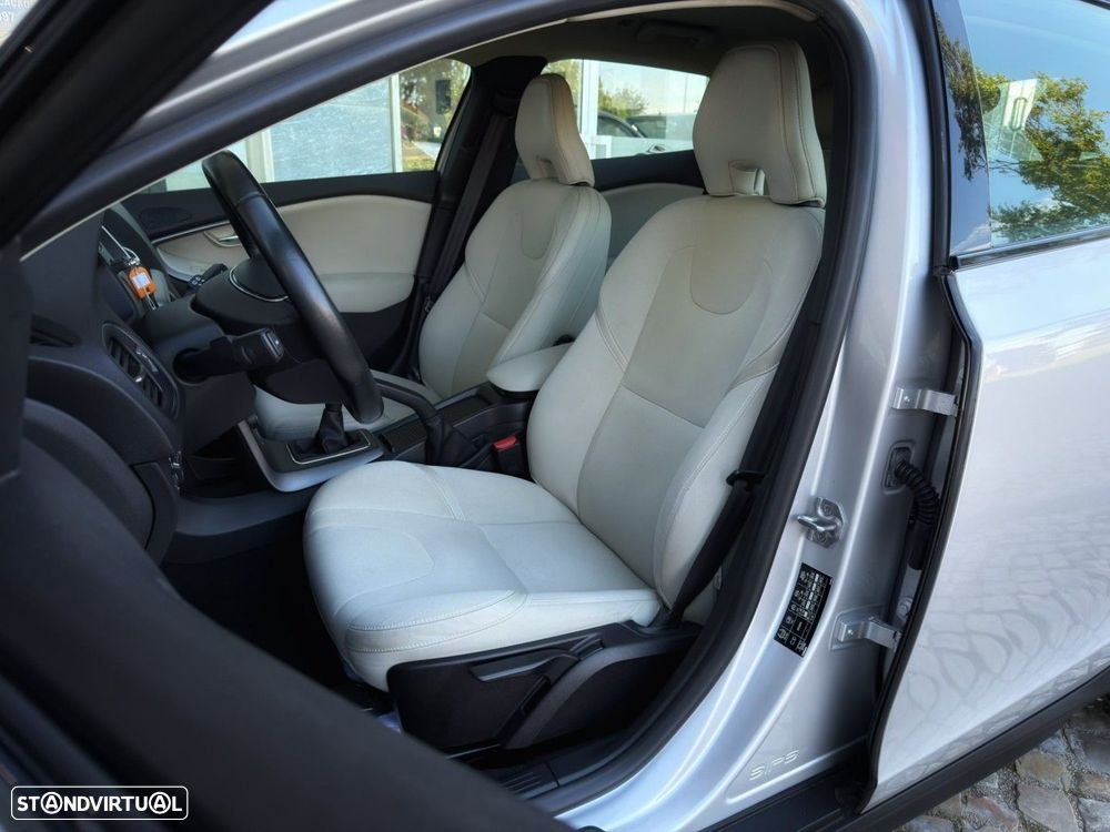 Volvo V40 Cross Country 1.6 D2 Momentum - 8
