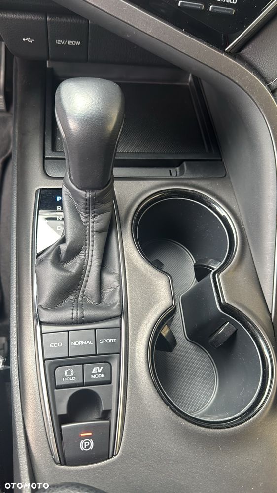 Toyota Camry 2.5 Hybrid Comfort CVT - 17