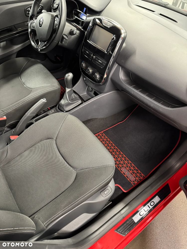 Renault Clio 1.2 16V 75 Life - 14