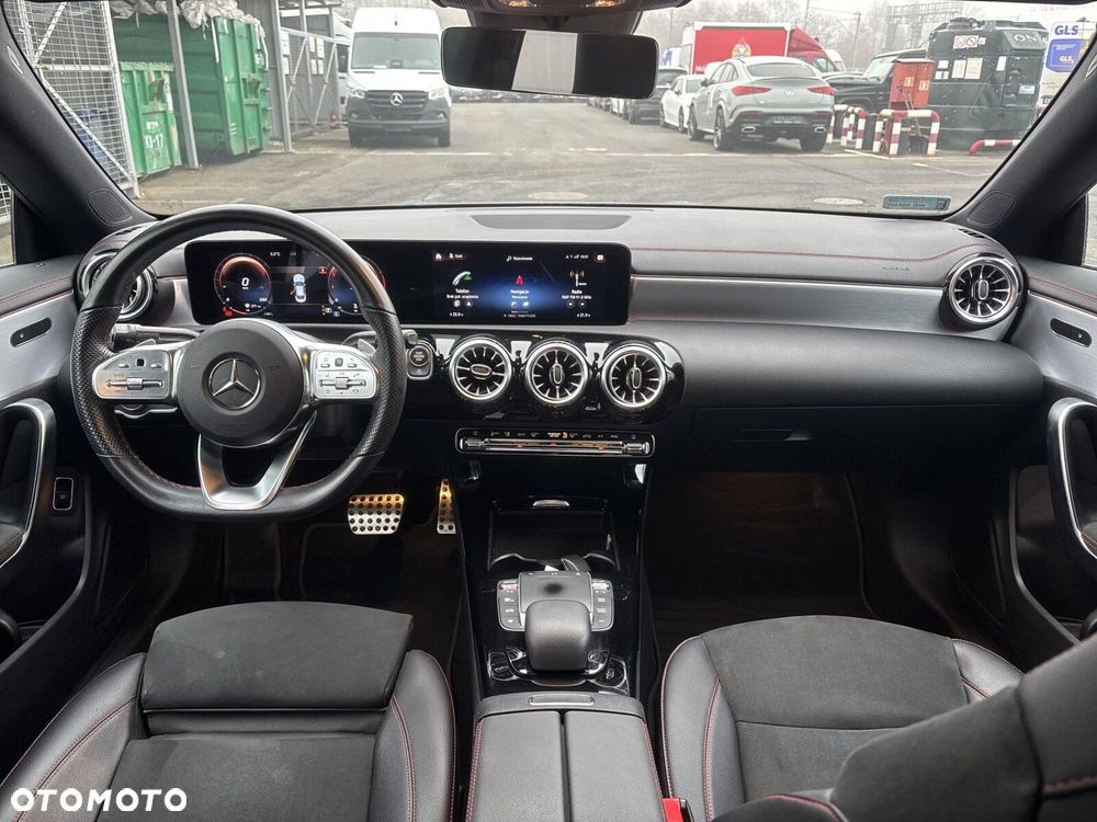 Mercedes-Benz CLA - 13