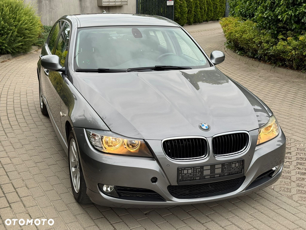 BMW Seria 3 320i