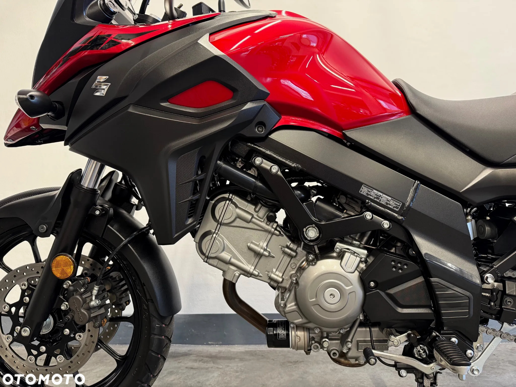 Suzuki V-STROM - 10