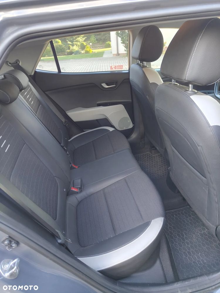 Kia Stonic 1.0 T-GDI L Business Line - 4