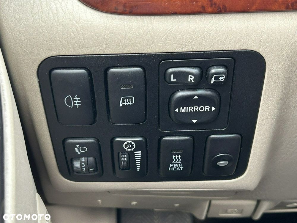 Toyota Land Cruiser - 15