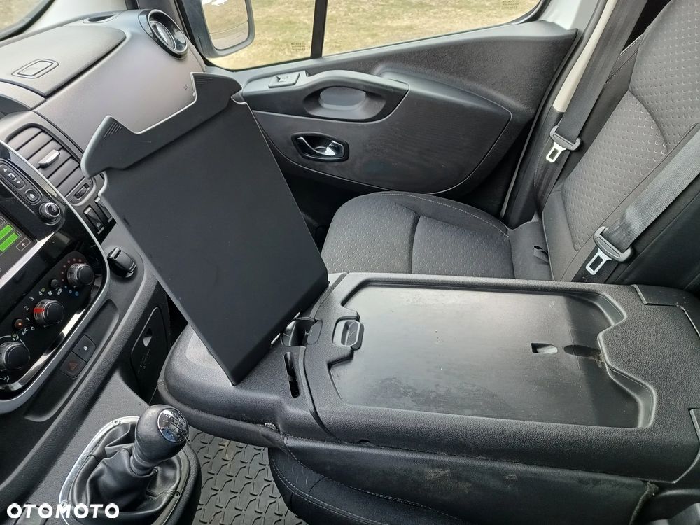 Opel Vivaro LONG L2H1 1.6 diesel 125kM 2019rok 155tyś.km EURO 6! AUTO W PEŁNI SPRAWNE, NIE WYMAGA WKŁADU FINANSOWEGO!!!SPROWADZONY ZE SZWECJI- ZAREJESTROWANY! - 36