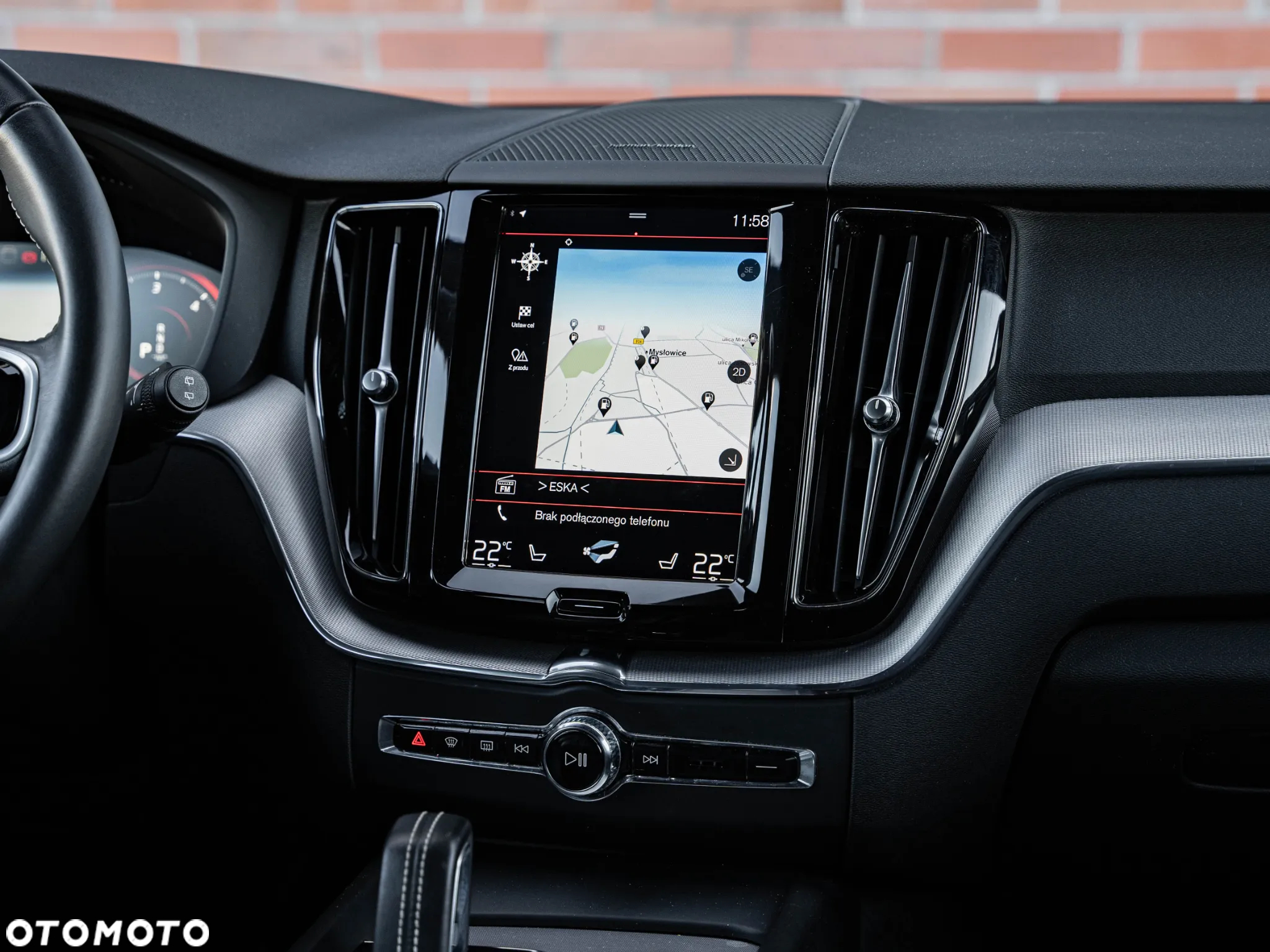 Volvo XC 60 B4 D AWD Plus Dark - 34