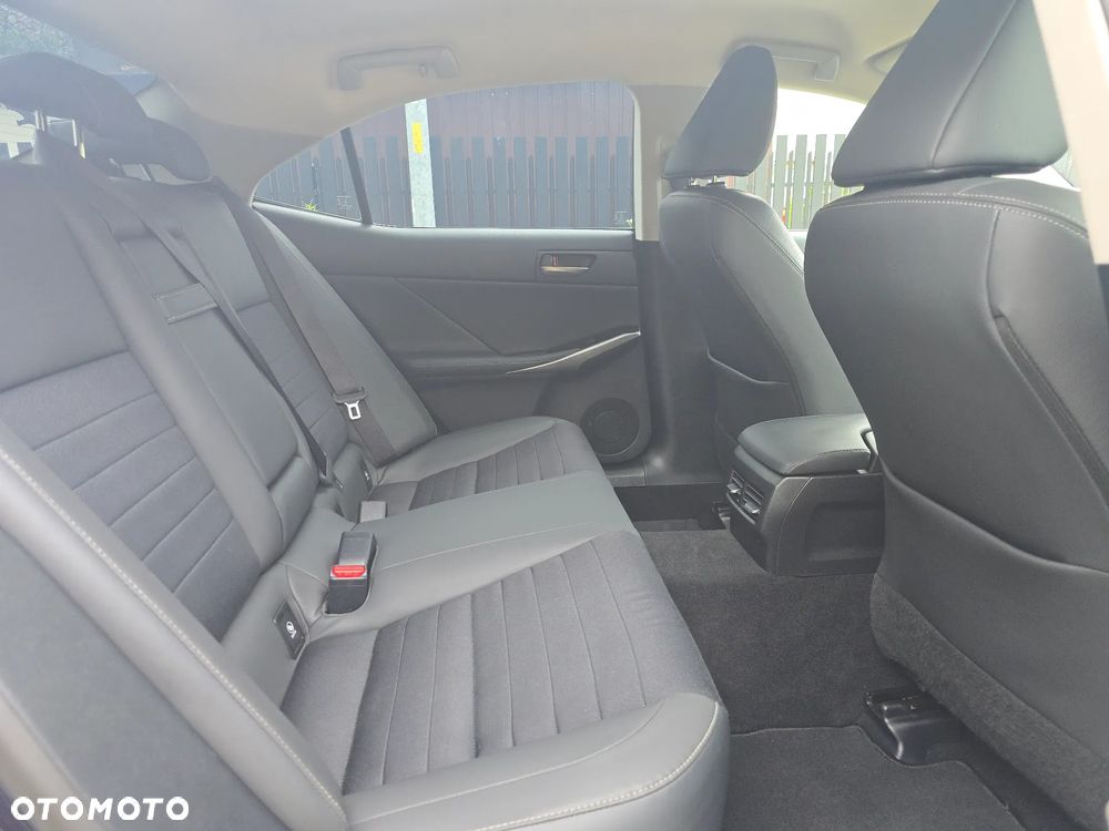 Lexus IS 200t / 300 Prestige - 22