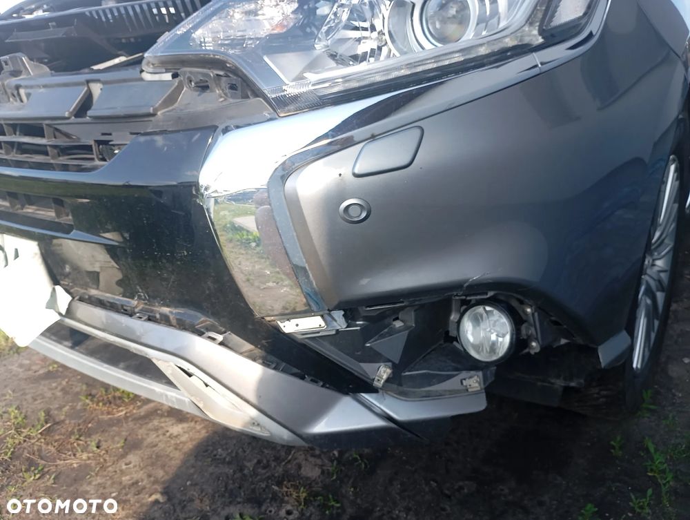 Mitsubishi Outlander - 11